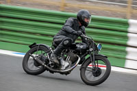 Vintage-motorcycle-club;eventdigitalimages;mallory-park;mallory-park-trackday-photographs;no-limits-trackdays;peter-wileman-photography;trackday-digital-images;trackday-photos;vmcc-festival-1000-bikes-photographs